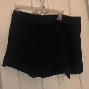 Black skort